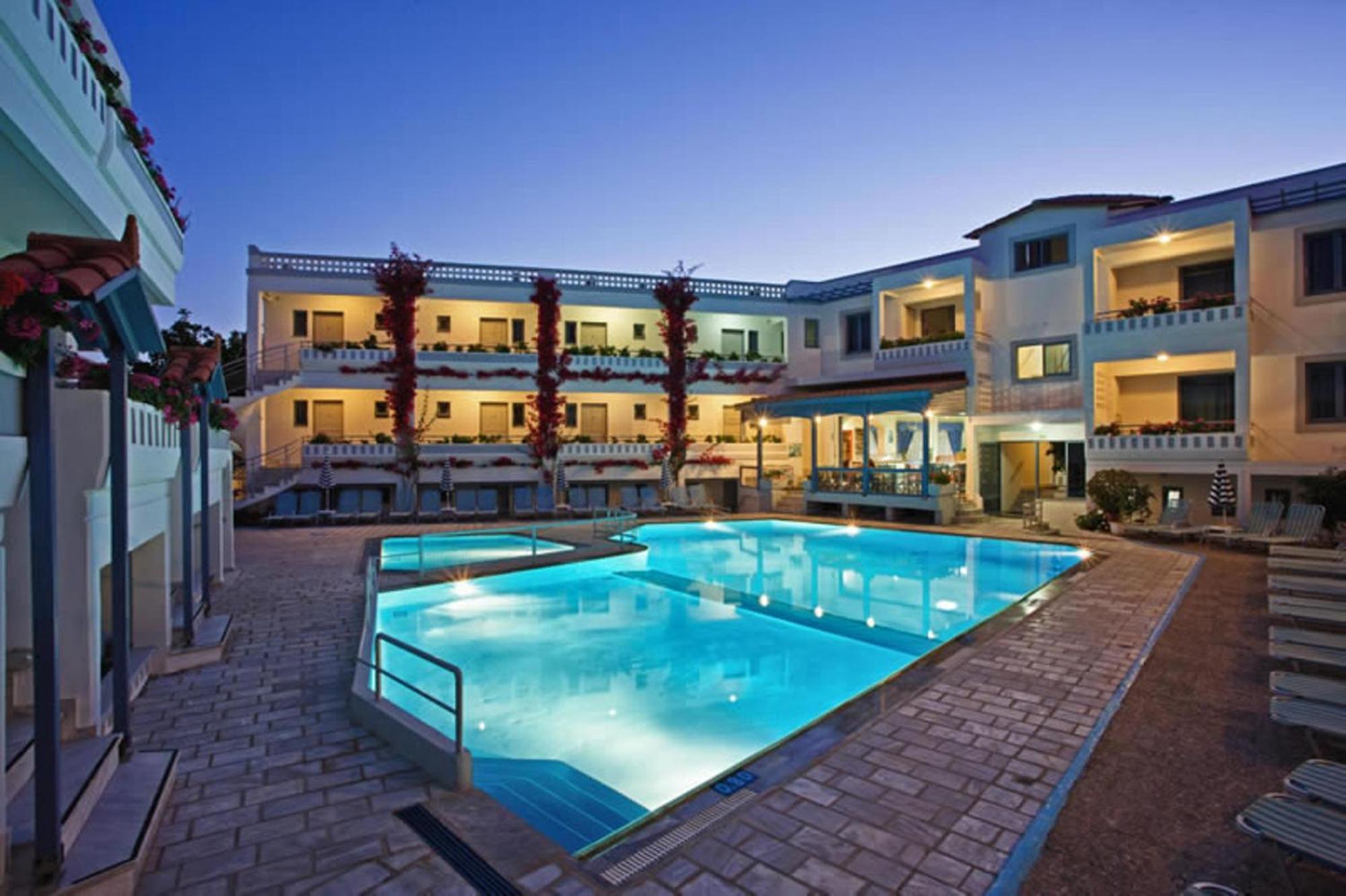 פלטאנס Ariadne Hotel מראה חיצוני תמונה